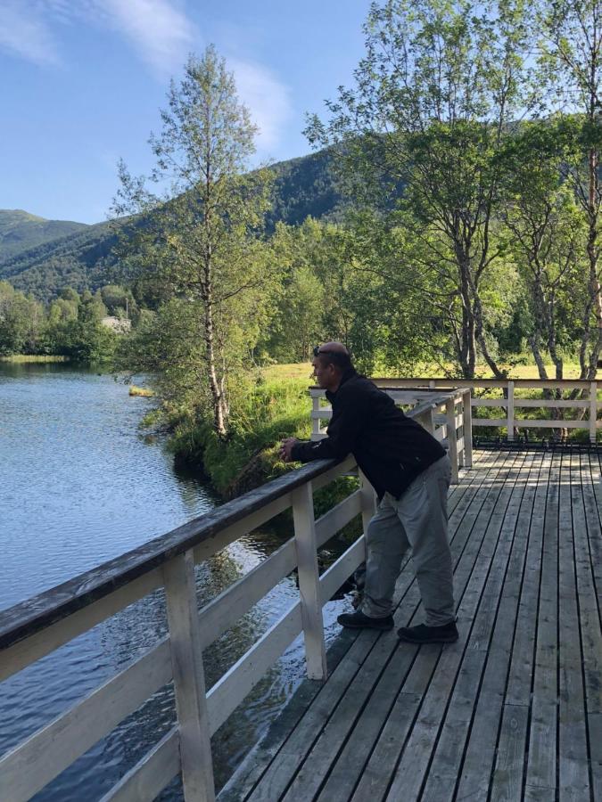House On The Lake Bogen Екстер'єр фото