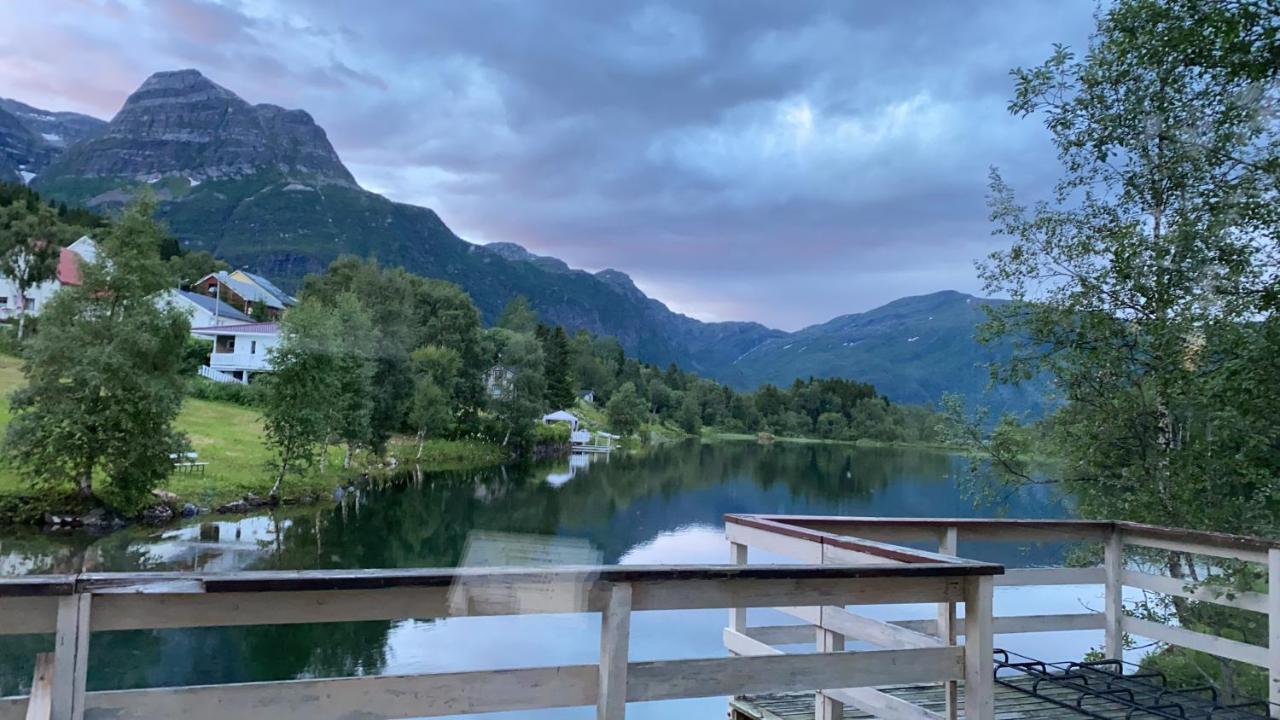House On The Lake Bogen Екстер'єр фото